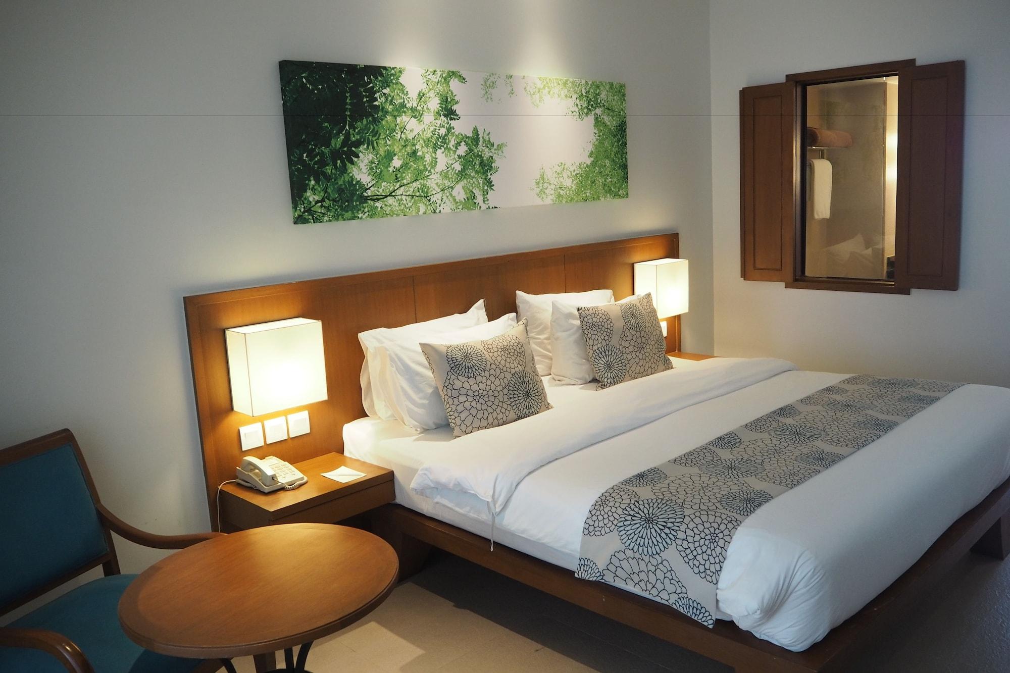 Woodlands Hotel And Resort Pattaya Exterior photo