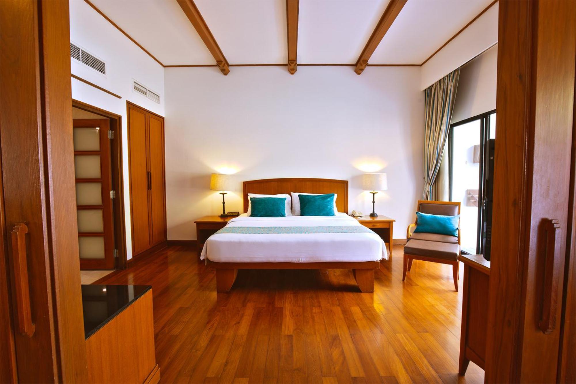 Woodlands Hotel And Resort Pattaya Exterior photo