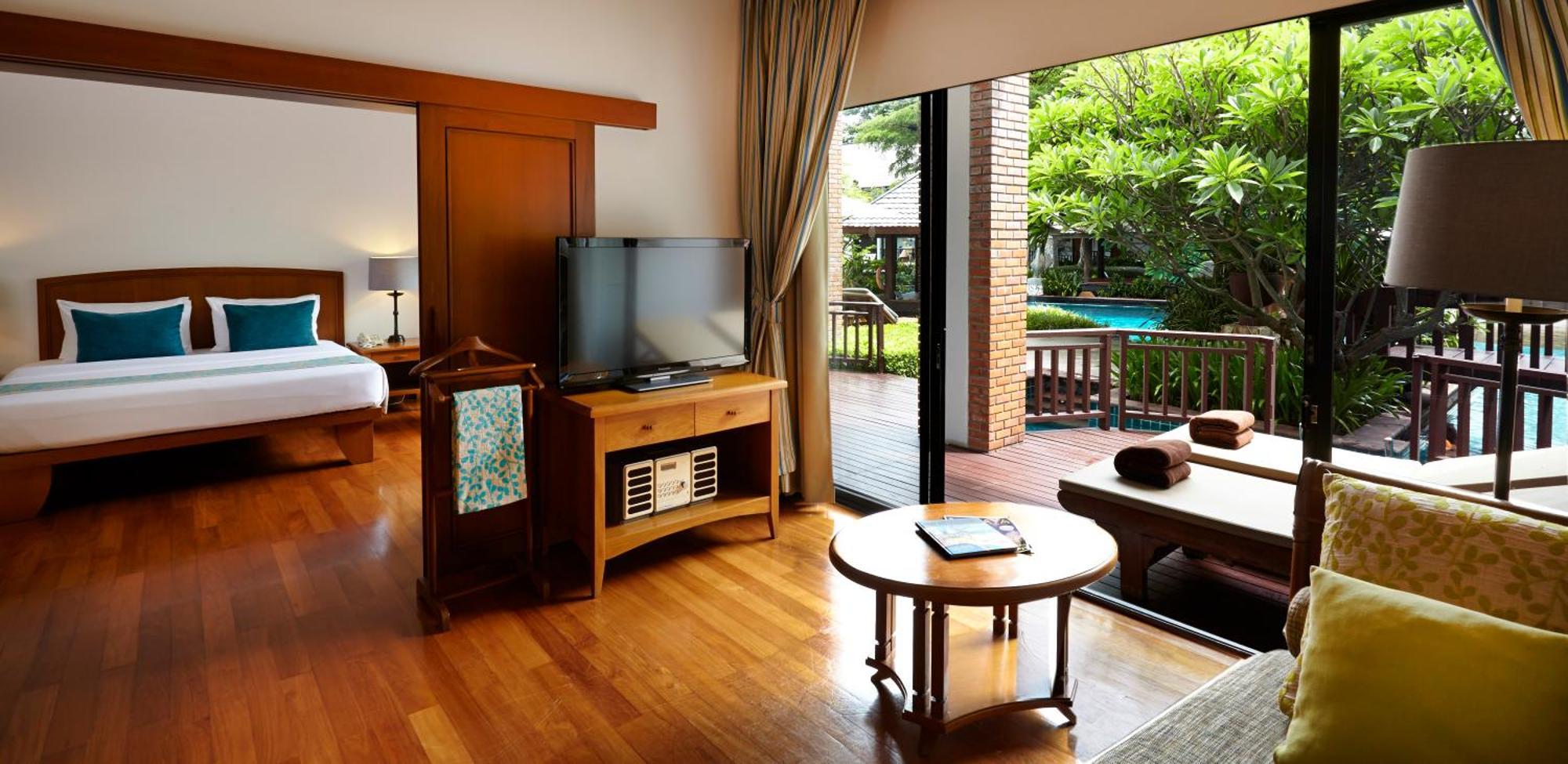 Woodlands Hotel And Resort Pattaya Exterior photo