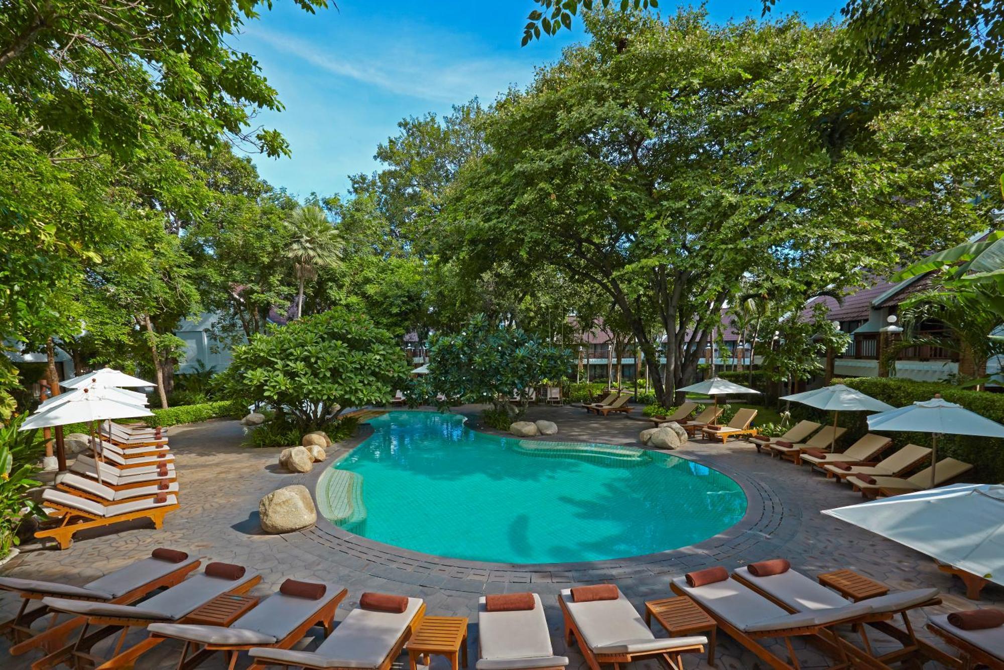 Woodlands Hotel And Resort Pattaya Exterior photo