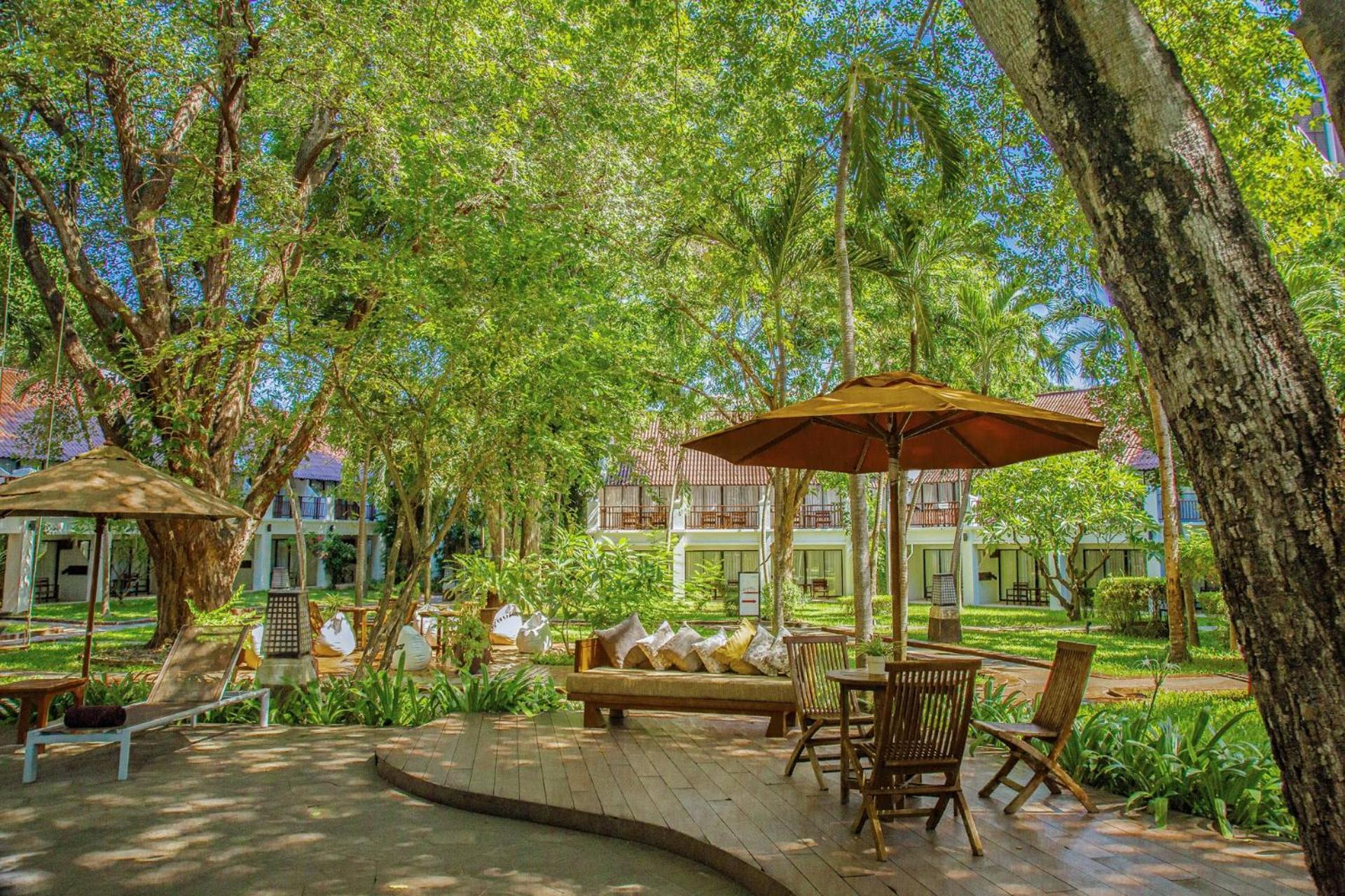 Woodlands Hotel And Resort Pattaya Exterior photo