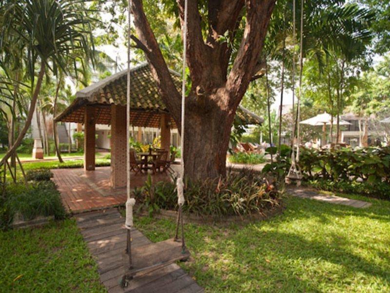 Woodlands Hotel And Resort Pattaya Exterior photo